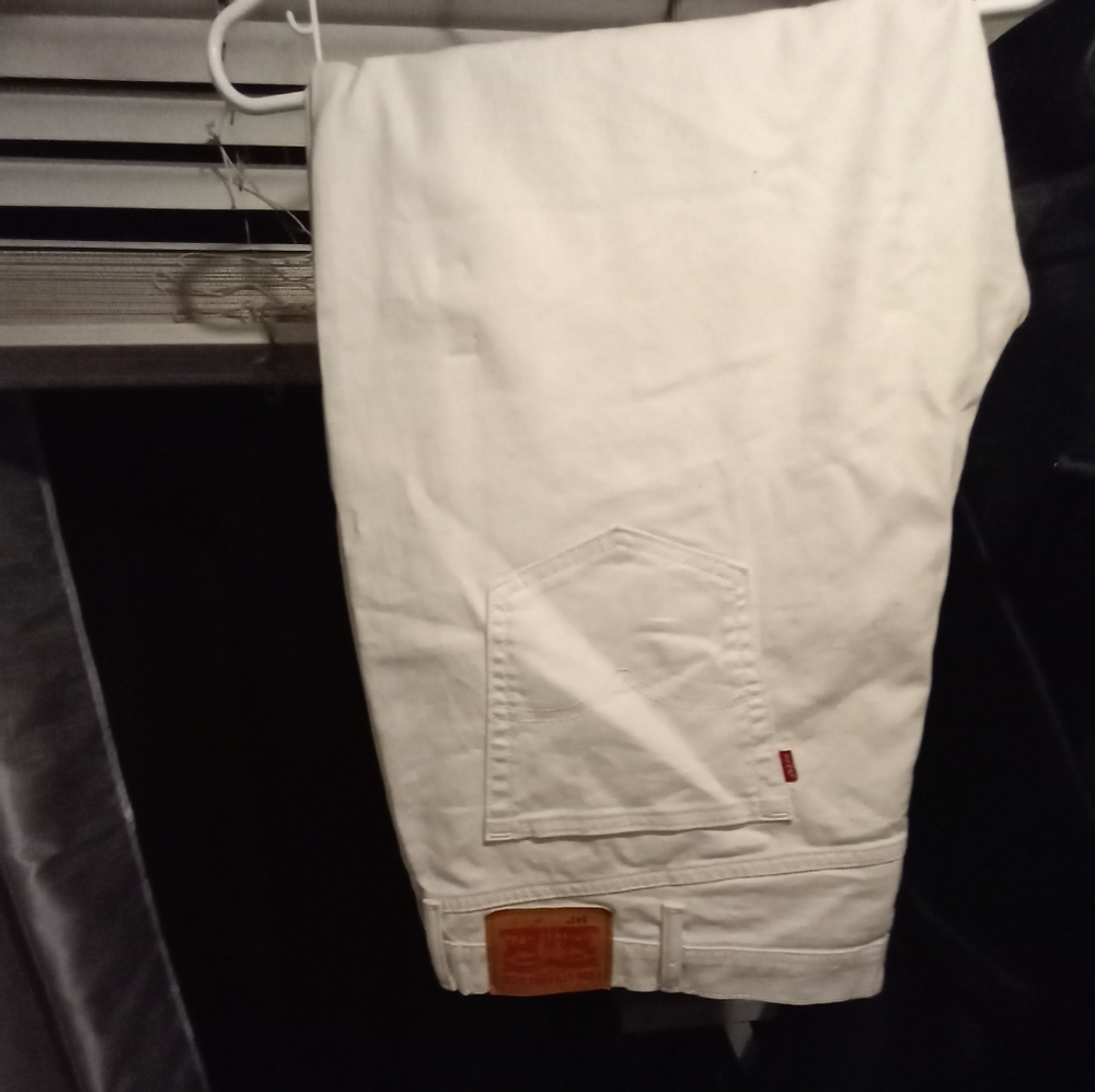 Slightly used white Levi's 541 size 50x30